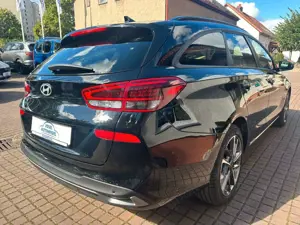 Hyundai i30 cw*AUT.*LED*LM*SITZHZG*NAVI*CAM* Bild 3