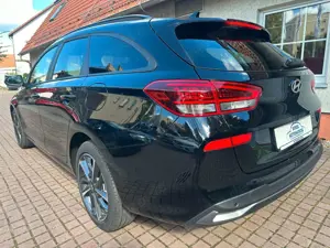 Hyundai i30 cw*AUT.*LED*LM*SITZHZG*NAVI*CAM* Bild 4