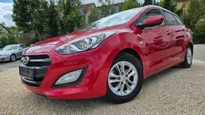 Hyundai i30 1.6+ TÜV+GARANTIE+XENON+PARKS+KLIMA+1HAND