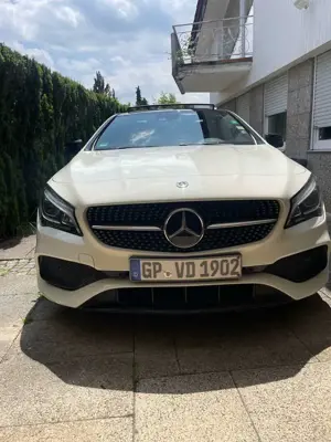 Mercedes-Benz CLA 220 Shooting Brake d 4Matic 7G-DCT AMG Line Bild 5