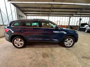 Skoda Kodiaq 2.0 TDI Style 4x4 DSG Navi LED Memory AHK Bild 4