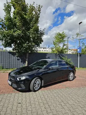 Mercedes-Benz A 180 Mercedes-Benz A 180d Progressive