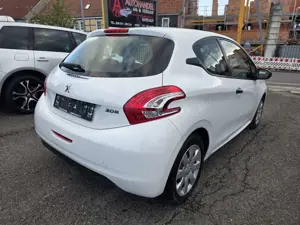 Peugeot 208 Access Klima Tempomat 85000km tüv hü 09.2026 Bild 5