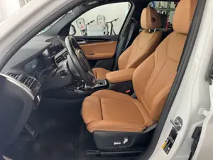 BMW iX3 Inspiring, AHK, Schiebedach Bild 4