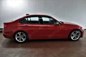 BMW 328 iA Lim. SportLine Navi/Xenon/M-Sport 18-Zoll Bild 2