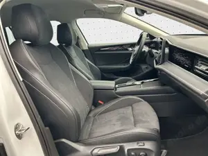 Volkswagen Passat Variant 2.0 TDI DSG ELEGANCE*IQ.LIGHT*AHK Bild 4