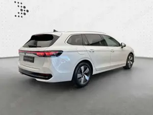 Volkswagen Passat Variant 2.0 TDI DSG ELEGANCE*IQ.LIGHT*AHK Bild 2