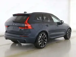 Volvo XC60 Ultra Dark AWD B5 Benzin EU6d HUD AD AHK Digitales Bild 2