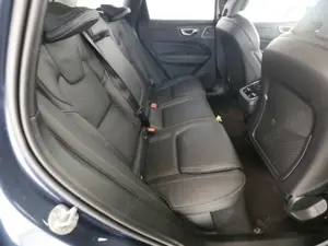 Volvo XC60 Ultra Dark AWD B5 Benzin EU6d HUD AD AHK Digitales Bild 4