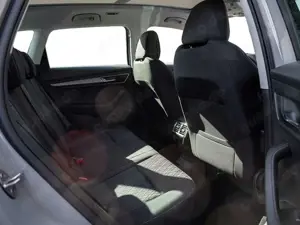 Skoda Karoq 2.0 TDI Style 4x4 DSG AHK PANO ACC NAVI Bild 4