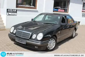 Mercedes-Benz E 240 AUT=Erst. 63.000KM=XENON=2.HAND=TOP ZUSTAN