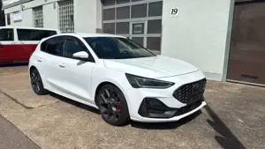 Ford Focus ST X FACELIFT ST PERFORMANCE BO