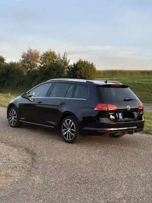 Volkswagen Golf Variant Highline BMT Bild 4