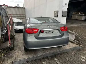 Hyundai ELANTRA 2.0i Automatik GLS Bild 3