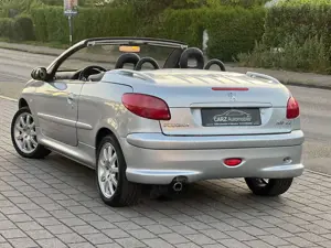 Peugeot 206 CC Platinum ** Tüv Neu ** Bild 2