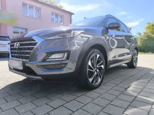 Hyundai TUCSON blue 2.0 CRDi 4WD Aut. Premium Bild 4