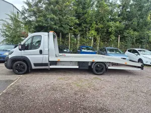 Peugeot Boxer Autotransporter / Abschleppfahrzeug Jegger