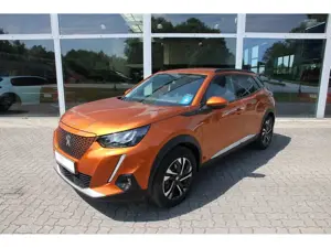 Peugeot 2008 (e-) Allure Pack 136 11KW RFK Carplay