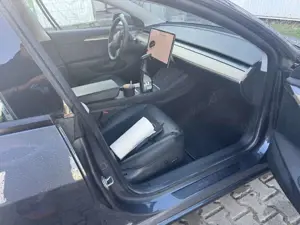 Tesla Model 3 LR AWD 8fach bereift