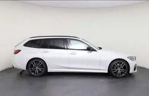 BMW 330 330d Touring xDrive Aut. M Sport Bild 3