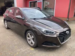 Hyundai i40 cw blue Classic-Kombi-TÜV-NEU-Klima-ALU- Bild 3