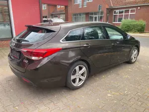 Hyundai i40 cw blue Classic-Kombi-TÜV-NEU-Klima-ALU- Bild 2