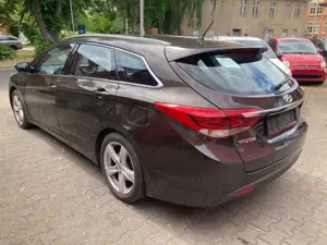 Hyundai i40 cw blue Classic-Kombi-TÜV-NEU-Klima-ALU- Bild 4