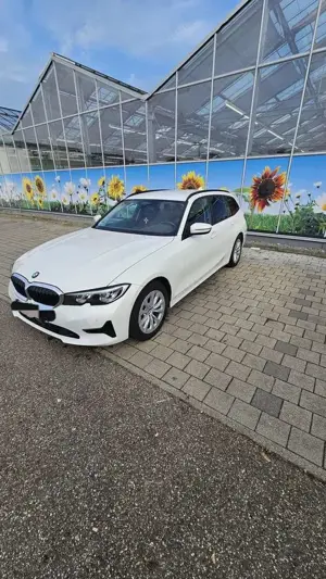 BMW 320 320d Touring Aut. Advantage