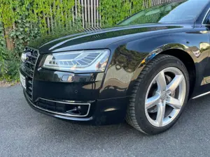 Audi A8 3.0 TDI quattro km geringe Laufleistung Bild 4