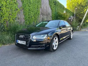 Audi A8 3.0 TDI quattro km geringe Laufleistung Bild 1