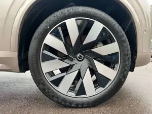 Volvo XC90 T8 AWD Recharge Plus Bright 7-Sitzer AHK Bild 2