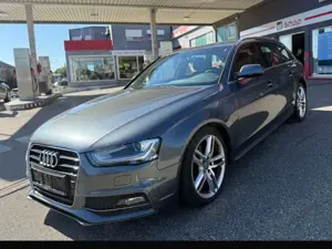 Audi A4 S line Sportpaket / plus Navi, SHZ, PDC