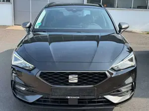 SEAT Leon Sportstourer FR 2.0TDI DSG LED RFK ACC beat Bild 2