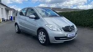 Mercedes-Benz A 180 CDI AUTOM. NAVI KLIMA TEMP SITZHZG