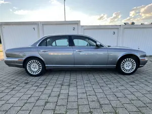 Jaguar XJ8 X356 Lang (LWB) gepflegt aus Rentnerhand Bild 3