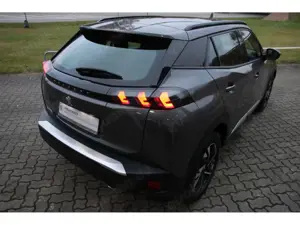 Peugeot 2008 Allure HDi 130 EAT8 RFK CarPlay Navi SHZ Bild 5