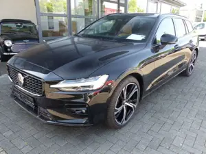 Volvo V60 Ultra Dark B4 Aut.*PANO*LEDER braun*BW*GOOGLE*ACC