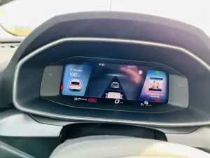 SEAT Leon Sportstourer 2.0 TDI DSG FR Bild 3