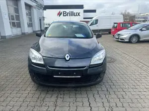 Renault Megane III Lim. 5-trg. Je t'aime Bild 2