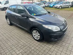 Renault Megane III Lim. 5-trg. Je t'aime Bild 3