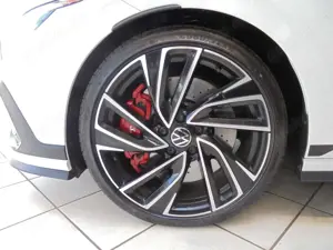 Volkswagen Golf VIII GTI Clubs/Leder/Pano/Matrix/19"/Harman Bild 3