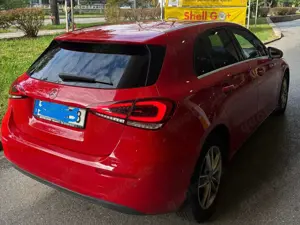 Mercedes-Benz A 180 A-Klasse Diesel d 7G-DCT Edition 1