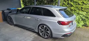 Audi RS4 Avant quattro tiptronic
