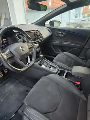 SEAT Leon ST 2.0 TSI StartStop 4Drive DSG Cupra 300 Edition Bild 5