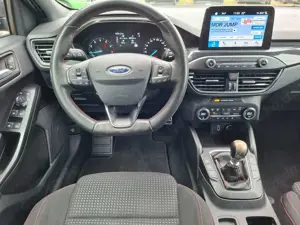 Ford Focus Lim. ST-Line+KLIMAAUTO+NAVI+FSHZ+SHZ+AHK+ Bild 5