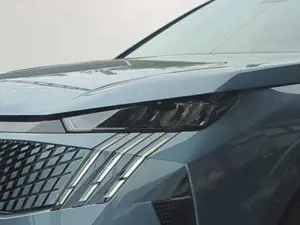 Peugeot 5008 Hybrid 145 e-DSC6 Allure Bild 5