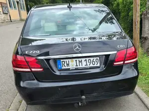 Mercedes-Benz E 220 E 220 BlueTEC 4Matic 7G-TRONIC Elegance Bild 3