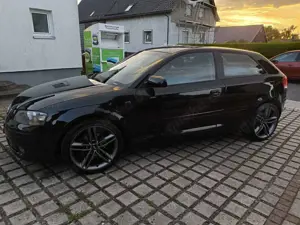 Audi A3 2.0 FSI Ambition*TIEFER*ALU 8x18*KLIMAAUTOMATIK*