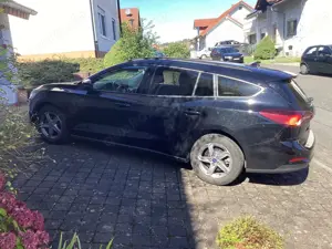 Ford Focus LED,Navi.Klima,Sitz+LK Heiz..,SH,uffr.,8-fber,vehr