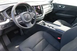 Volvo XC60 2.0 B4 Momentum Pro*Navi*LED*Kamera*DAB* Bild 3